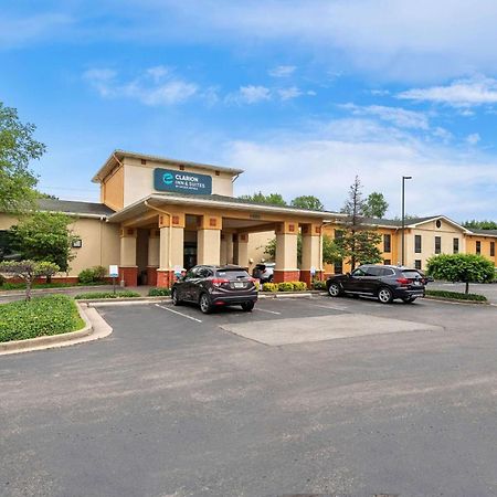 Clarion Inn & Suites Northwest Indianapolis Exterior photo