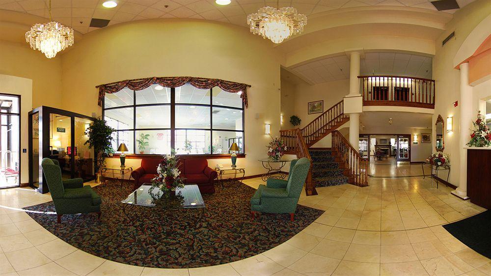 Clarion Inn & Suites Northwest Indianapolis Exterior photo